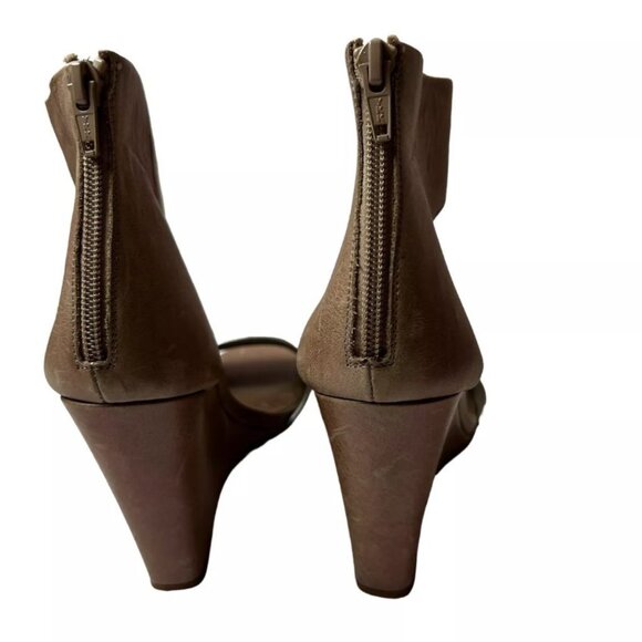 Vince. Women's ankle strap Heeled Wedges Taupe/Silver Leather - Picture 3 of 5